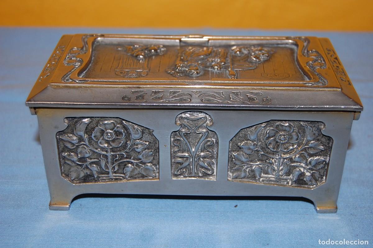 Antig&uuml;edades: CAJA DE BRONCE MODERNISTA - Foto 3