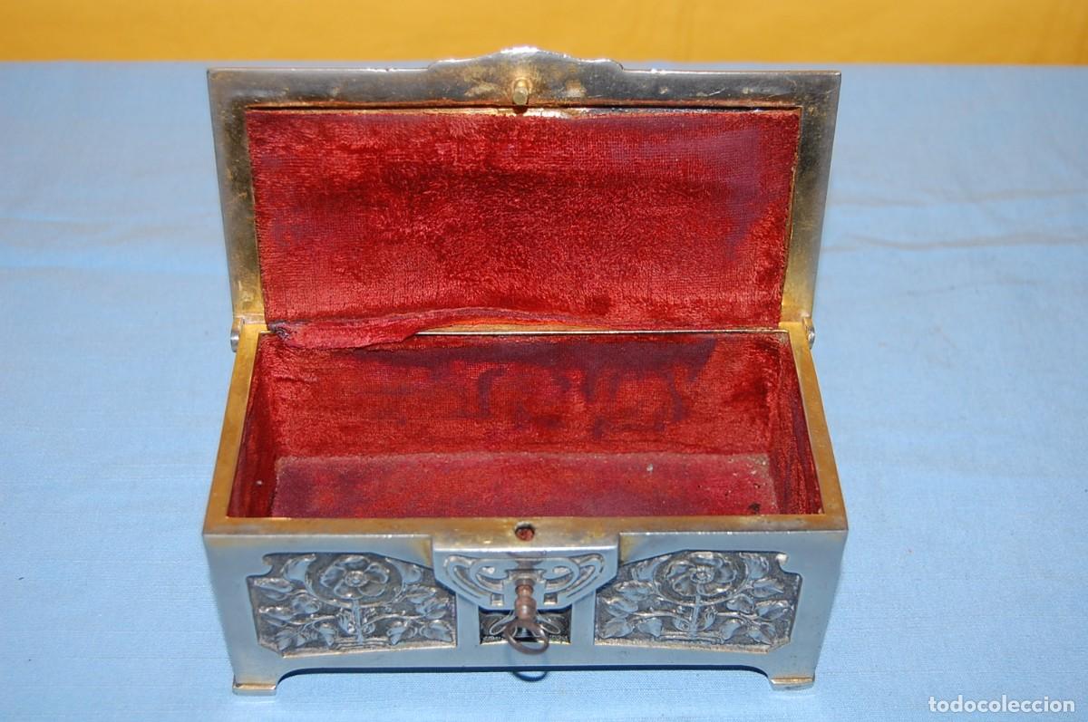 Antig&uuml;edades: CAJA DE BRONCE MODERNISTA - Foto 8