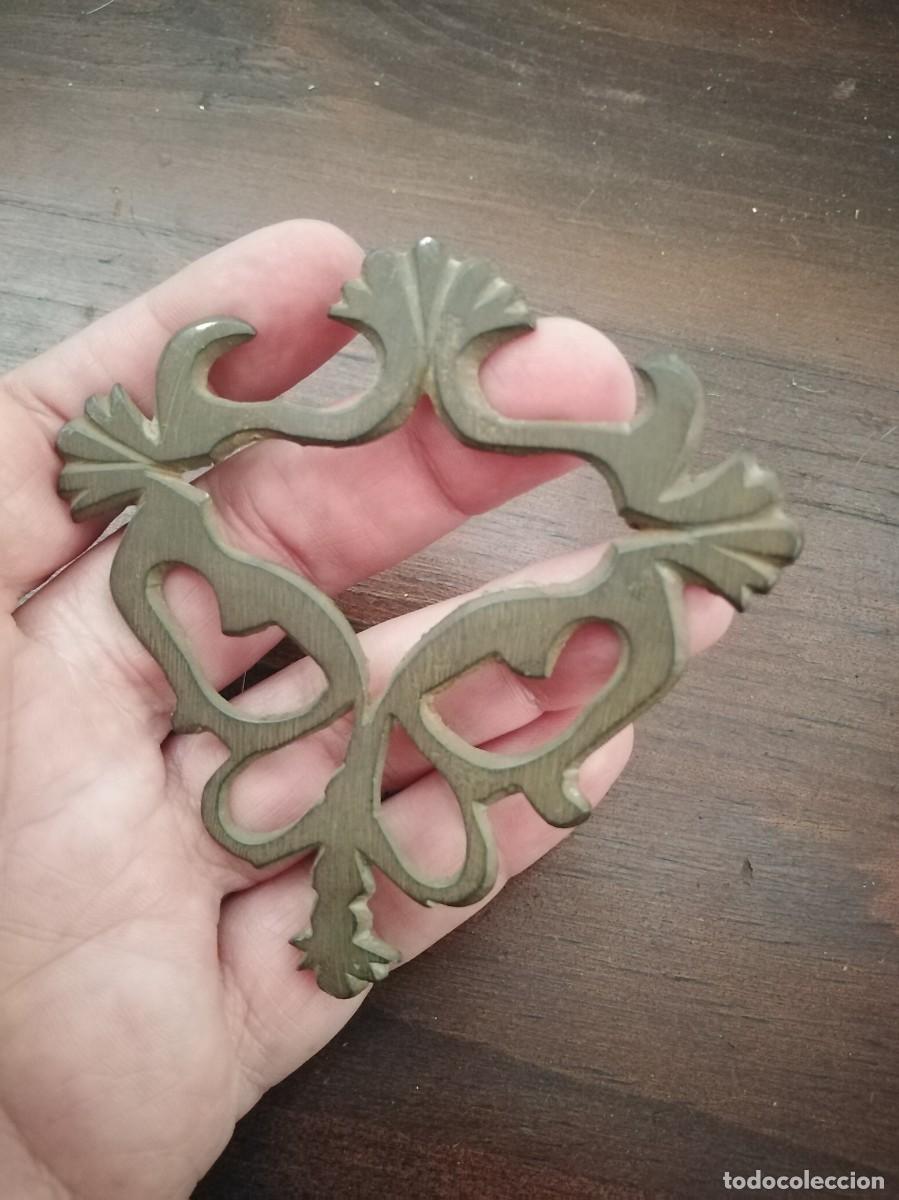 Antig&uuml;edades: Ornamento medieval 8,2 x 8,5 cm. - Foto 6