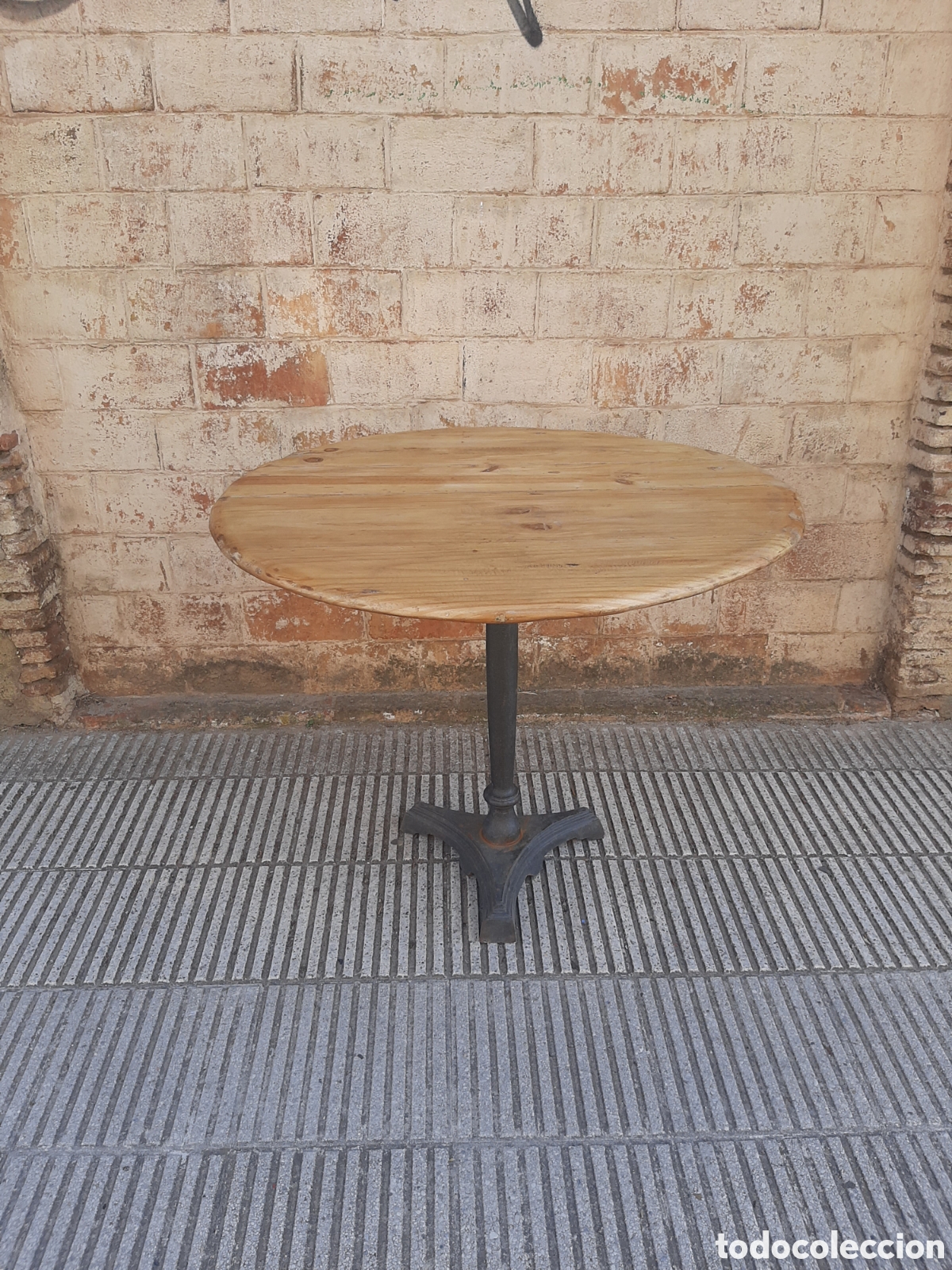Antig&uuml;edades: Mesa antigua redonda - Foto 2