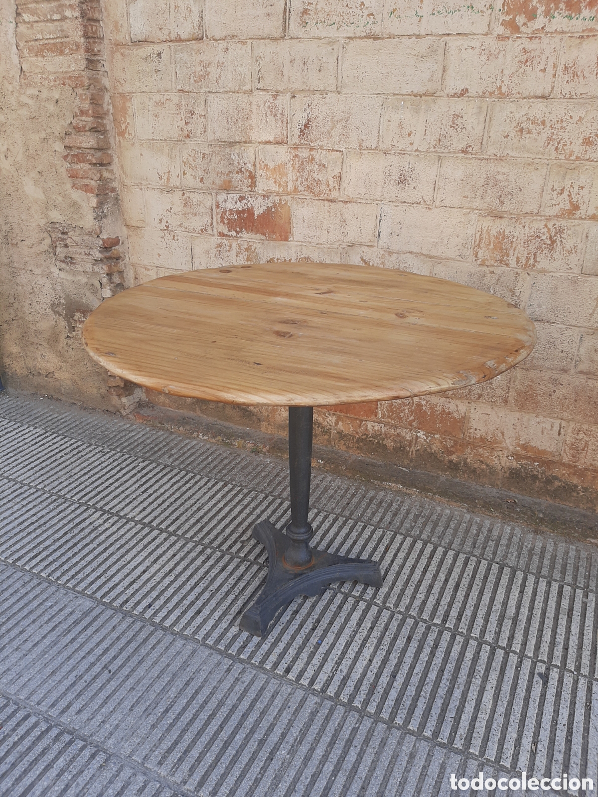 Antig&uuml;edades: Mesa antigua redonda - Foto 3