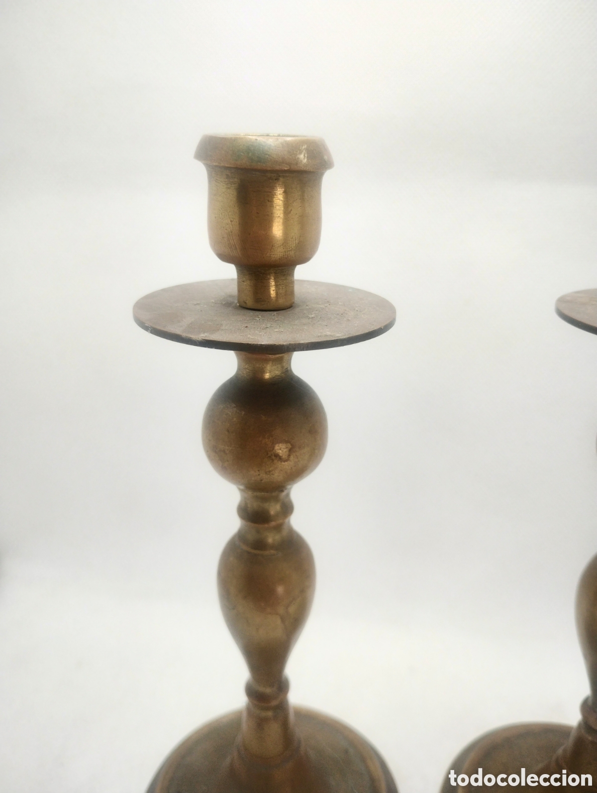 Antig&uuml;edades: Pareja de candeleros en bronce S XIX - Foto 4