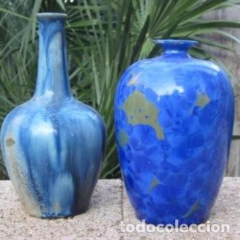 Antig&uuml;edades: 2 floreros torneados gres esmaltados azules - Foto 1