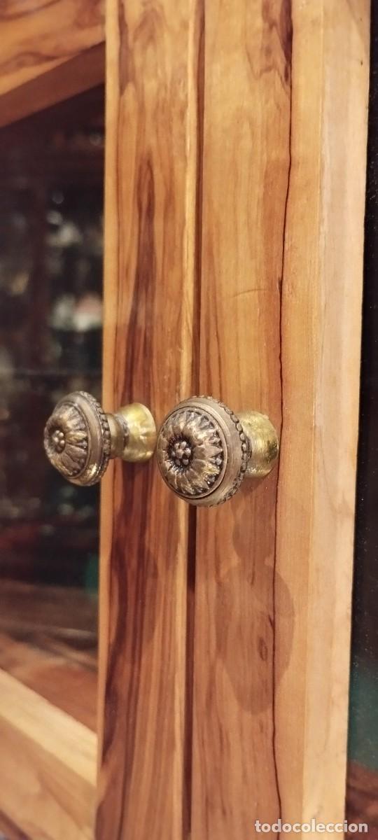 Antig&uuml;edades: Vitrina artesanal de madera - Foto 5