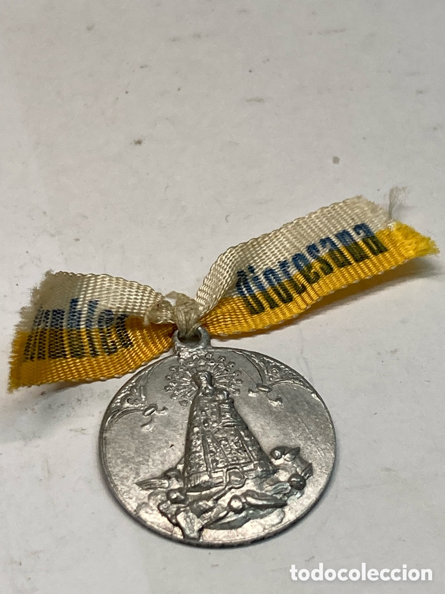 Antig&uuml;edades: Medalla de metal religioso C260 - Foto 1