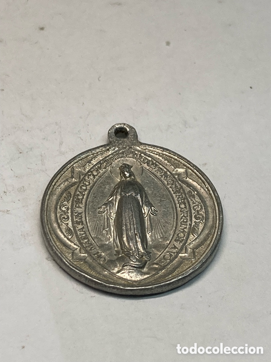 Antig&uuml;edades: Medalla de metal religioso C260 - Foto 1
