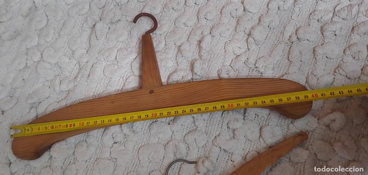 Antig&uuml;edades: ANTIGUAS PERCHAS DE MADERA. - Foto 3
