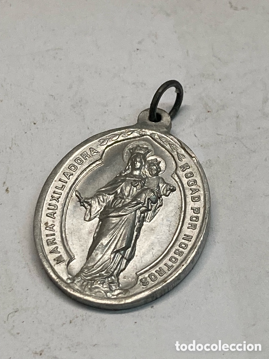Antig&uuml;edades: Medalla de metal religioso C261 - Foto 1