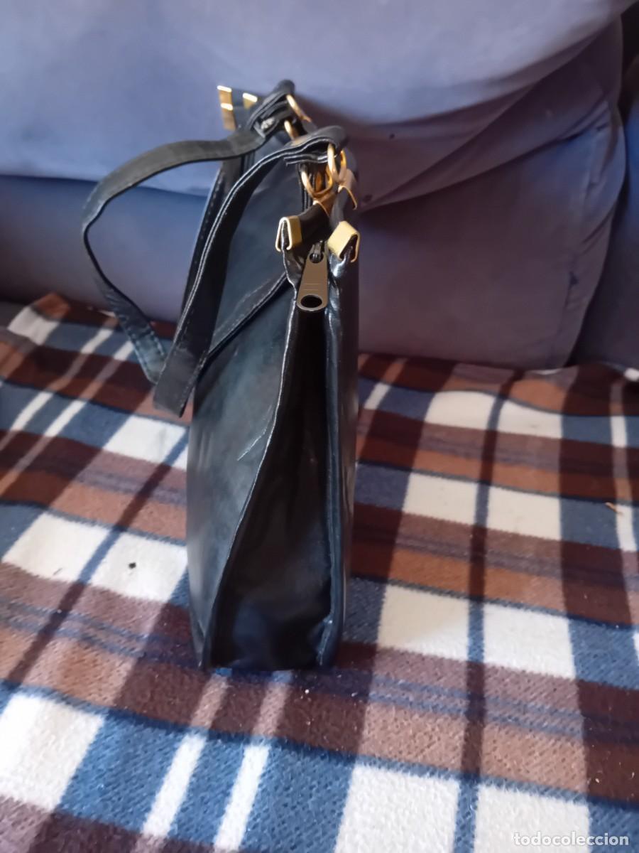Antig&uuml;edades: Bolso de polipiel de cada de los 70 - Foto 3