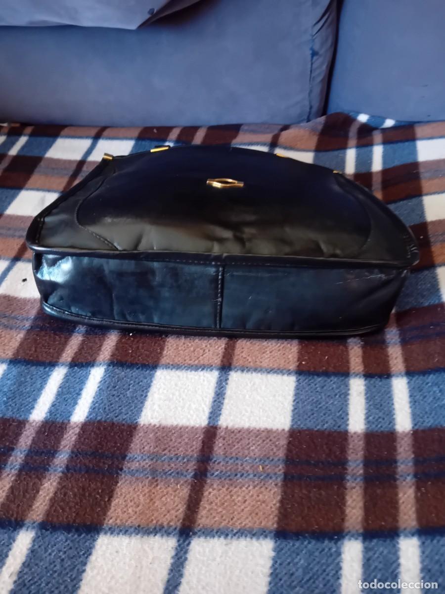 Antig&uuml;edades: Bolso de polipiel de cada de los 70 - Foto 4