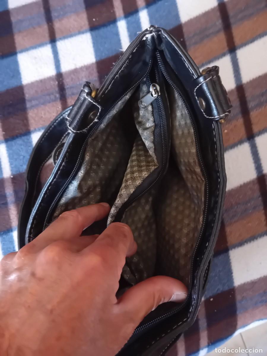 Antig&uuml;edades: Bolso de polipiel de cada de los 70 - Foto 3