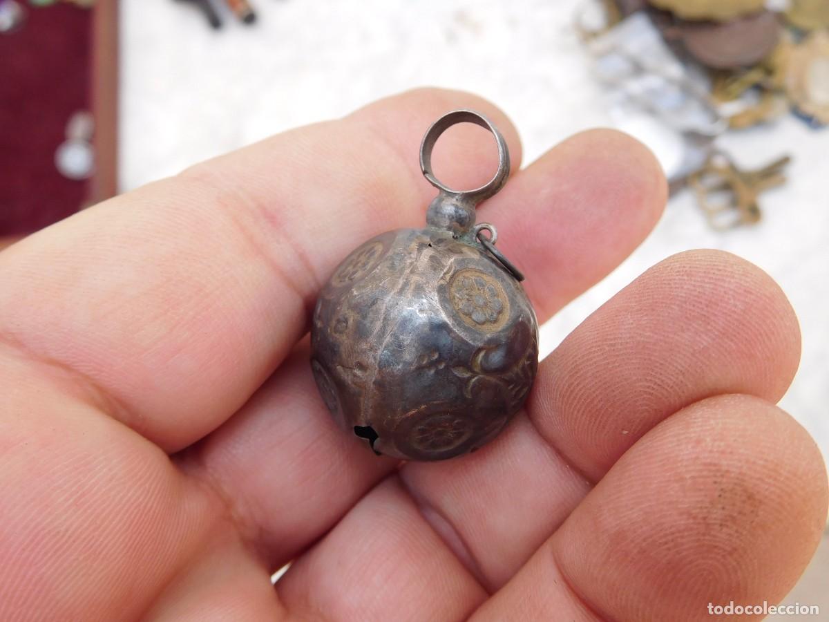 Antig&uuml;edades: Sonajero antiguo de plata - Foto 3