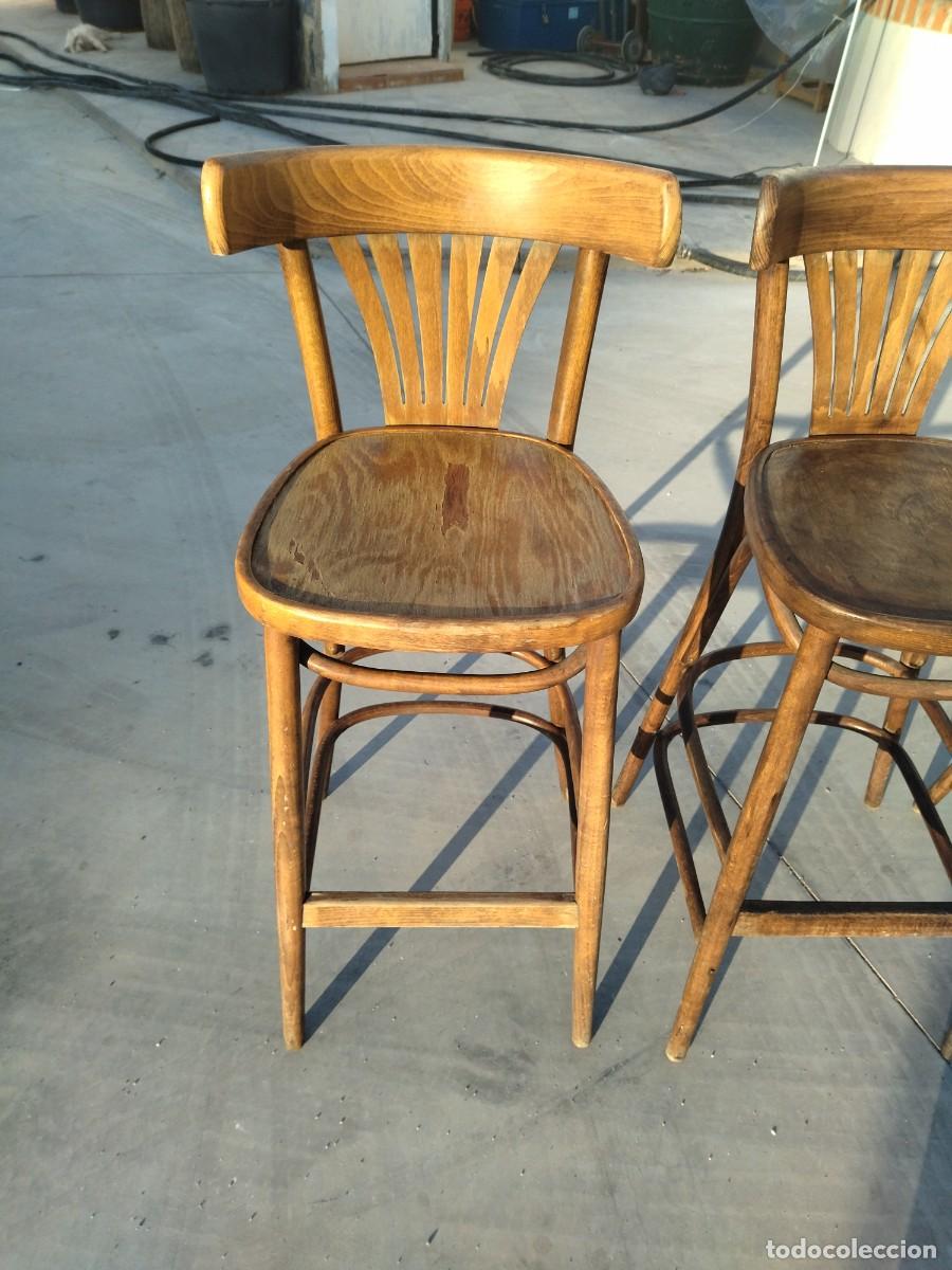 Antig&uuml;edades: Lote de 3 taburetes altos con respaldo Thonet - Foto 6