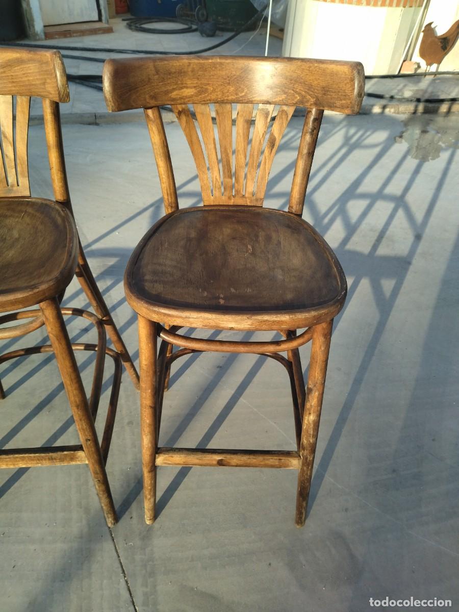 Antig&uuml;edades: Lote de 3 taburetes altos con respaldo Thonet - Foto 9