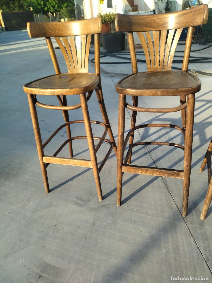 Antig&uuml;edades: Lote de 3 taburetes altos con respaldo Thonet - Foto 11