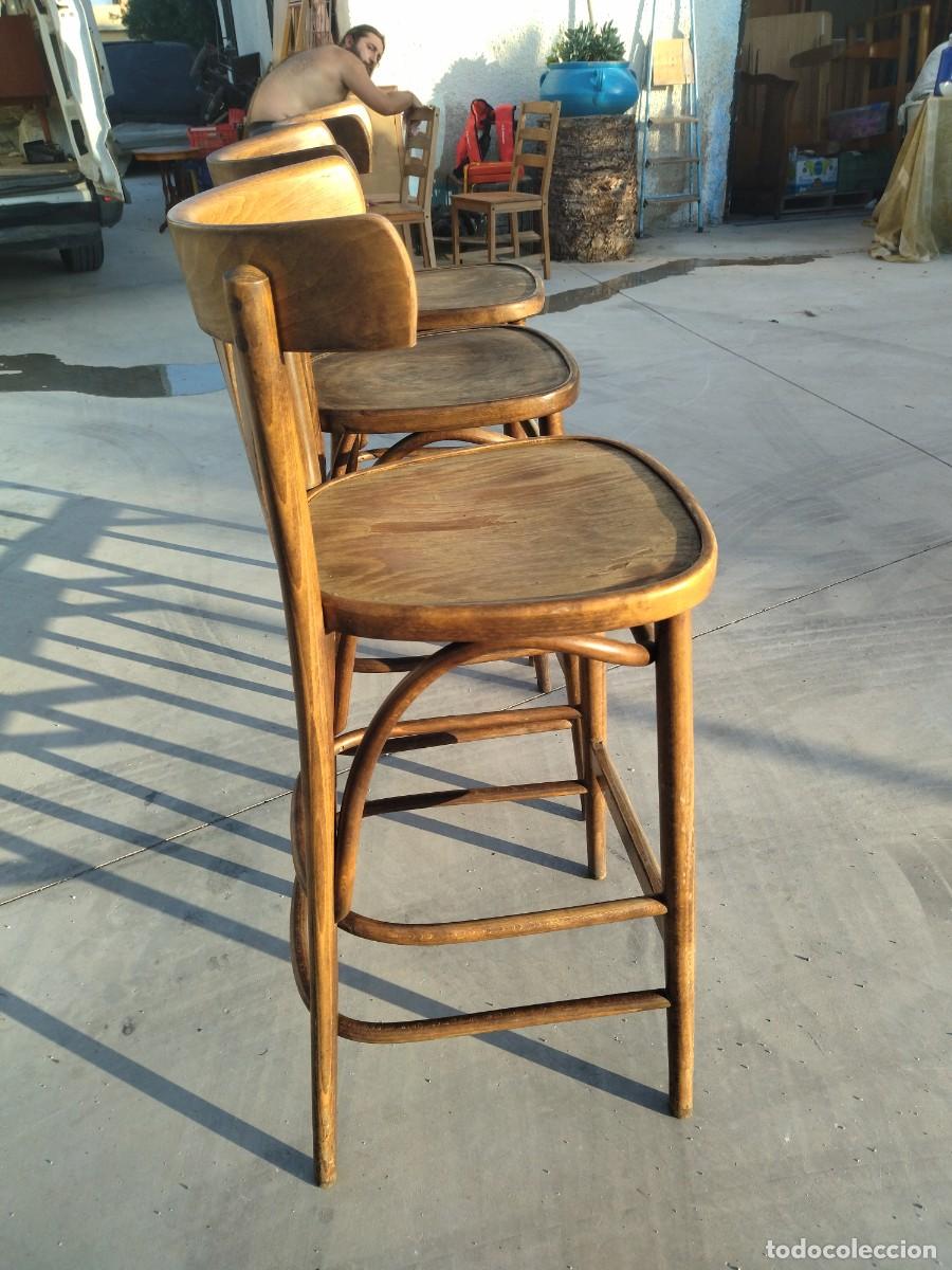 Antig&uuml;edades: Lote de 3 taburetes altos con respaldo Thonet - Foto 16