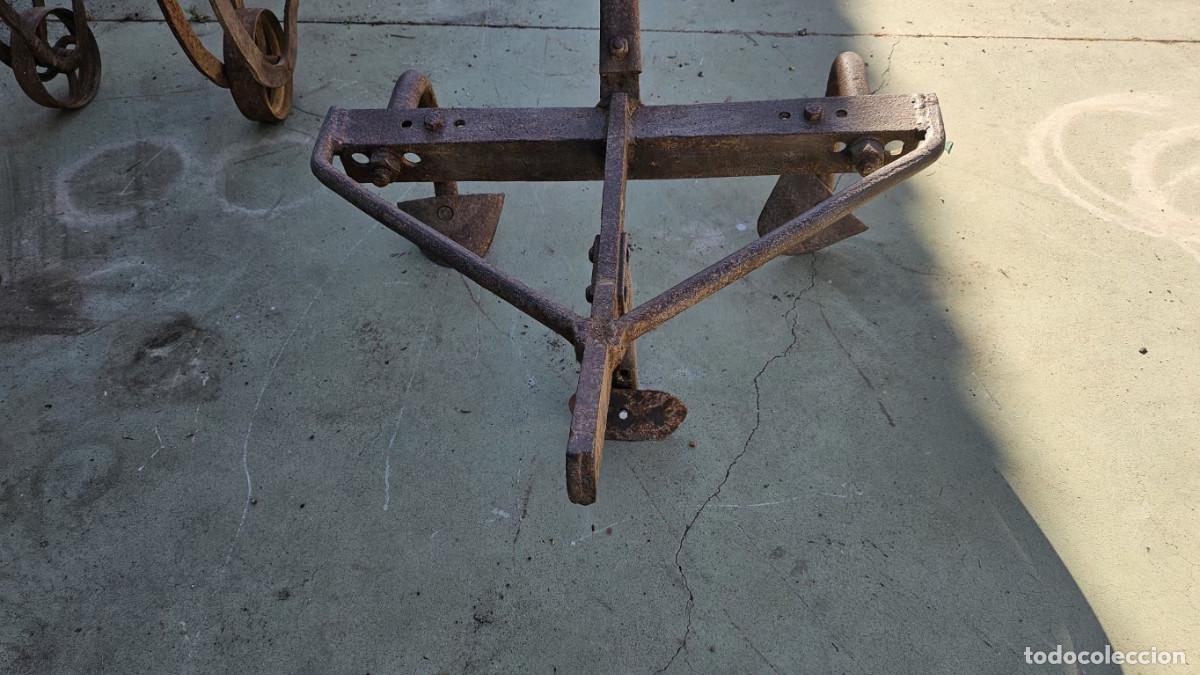 Antig&uuml;edades: arado antiguo hierro - Foto 5