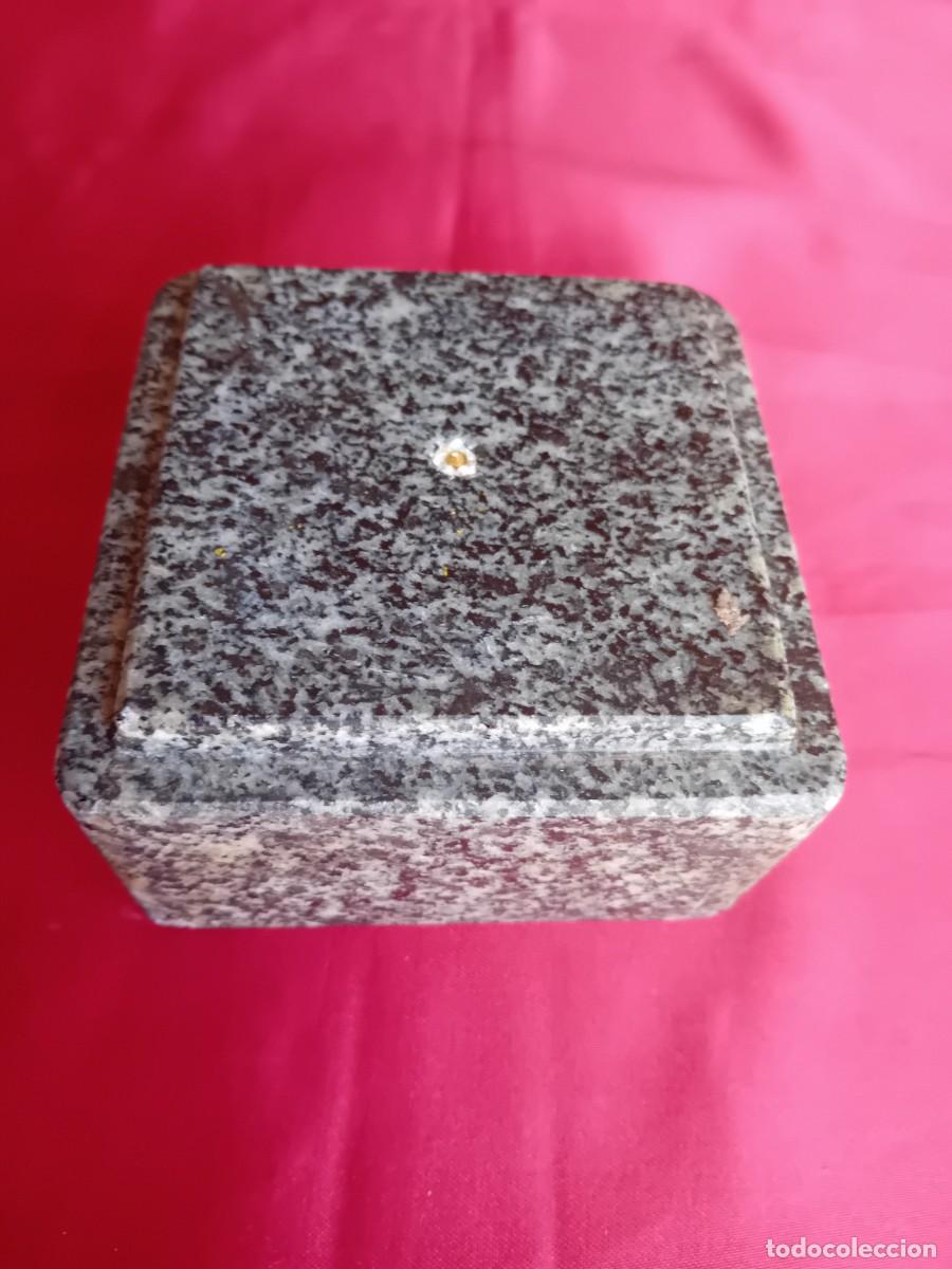 Antig&uuml;edades: Peana de m&aacute;rmol negra y gris - Foto 4