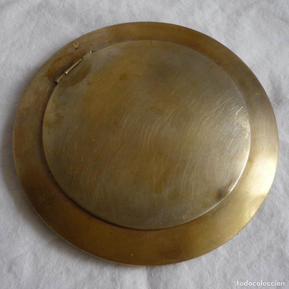 Antig&uuml;edades: Antigua polvera de bronce con espejo - Foto 1