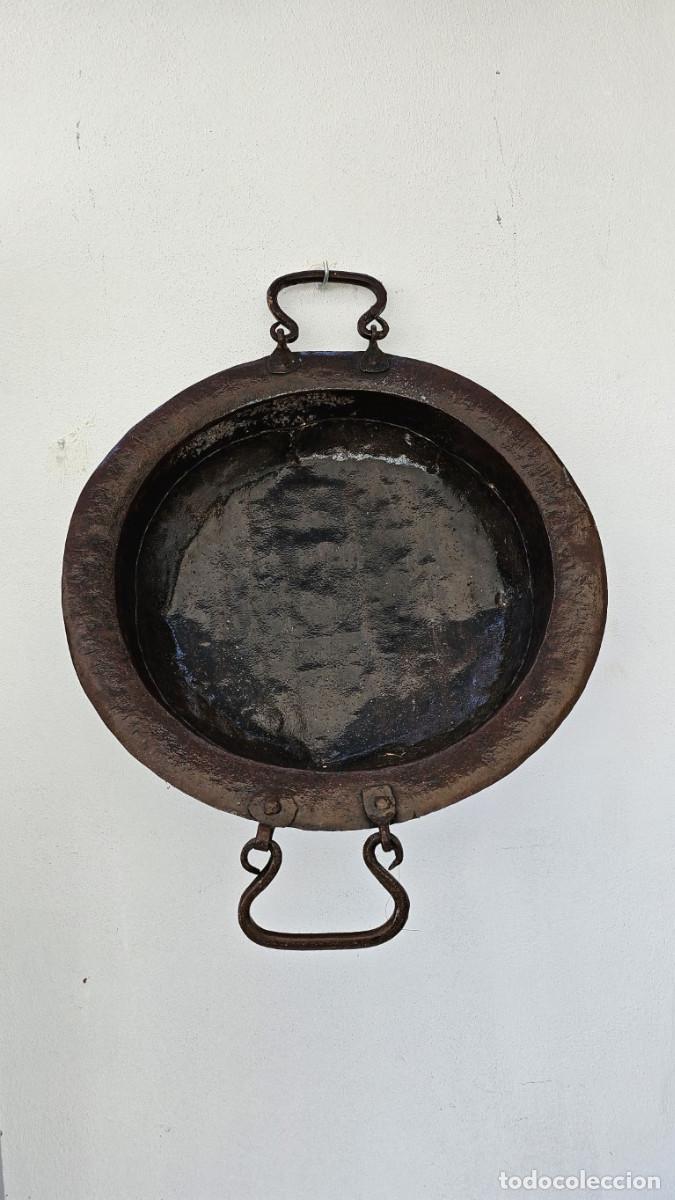 Antig&uuml;edades: bracero de chapa antiguo - Foto 1