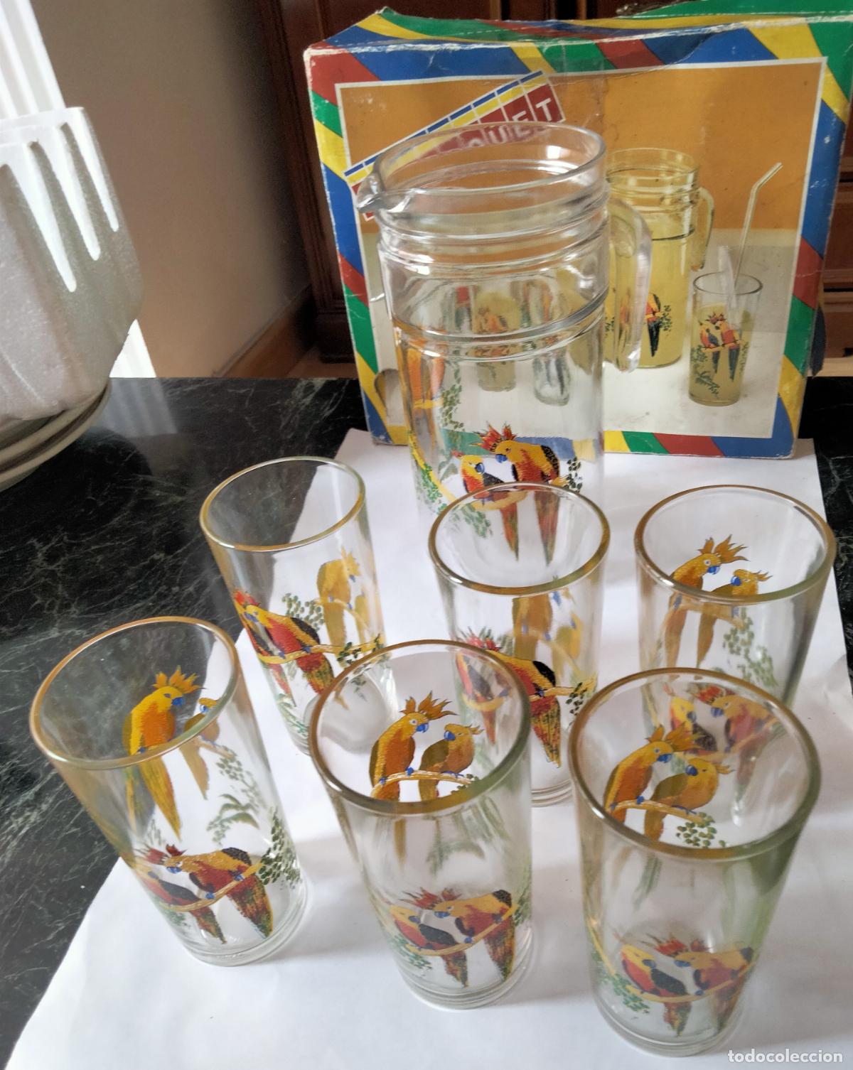 Antig&uuml;edades: Jarra y vasos de cristal. Periquitos - Foto 1