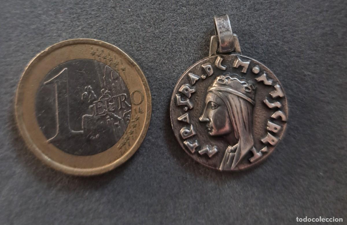 Antig&uuml;edades: MEDALLA DE PLATA DE LA VIRGEN DE MONTSERRAT - Foto 1