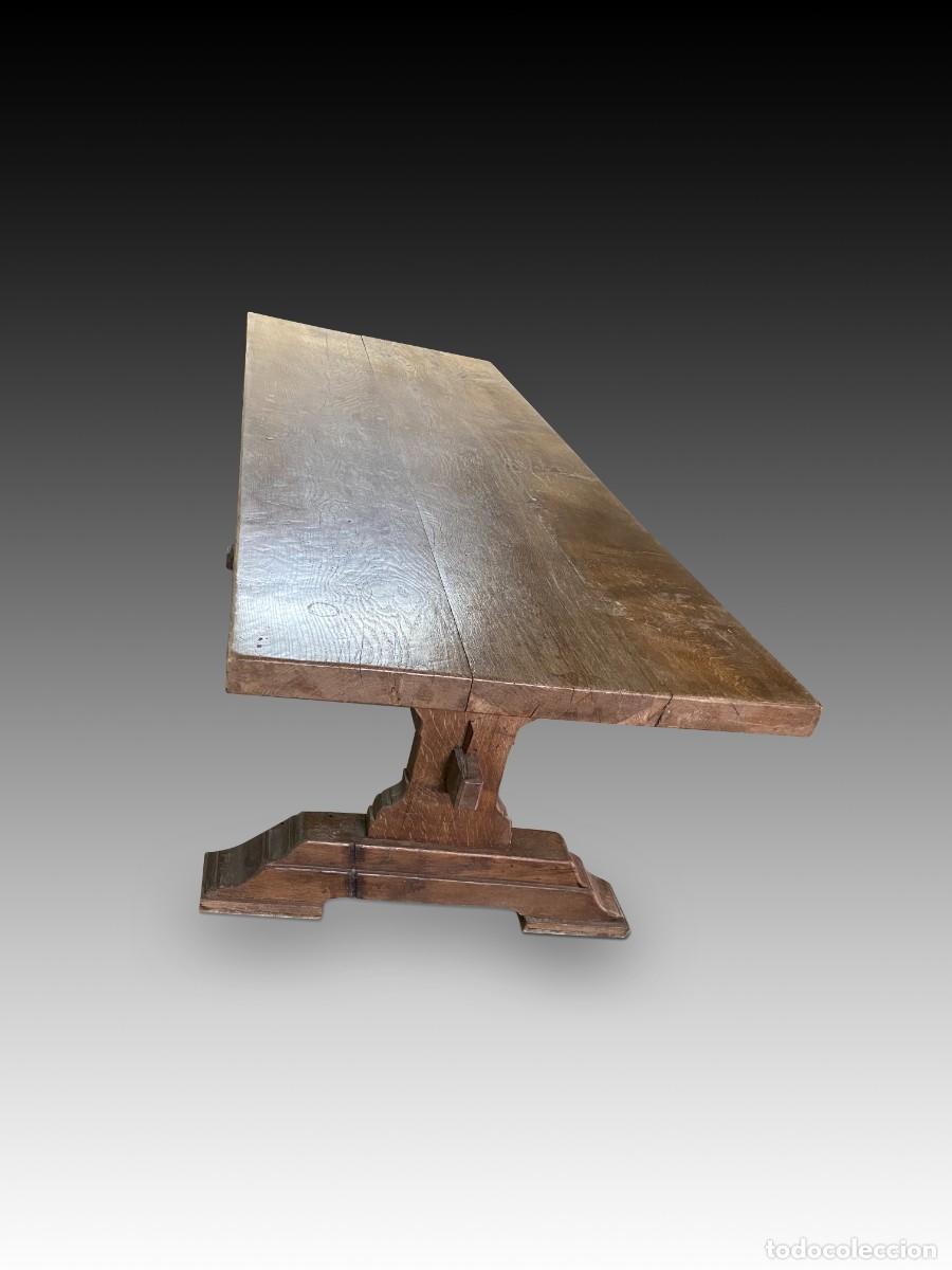 Antig&uuml;edades: Mesa de comedor de estilo r&uacute;stico. Madera de roble. - Foto 1