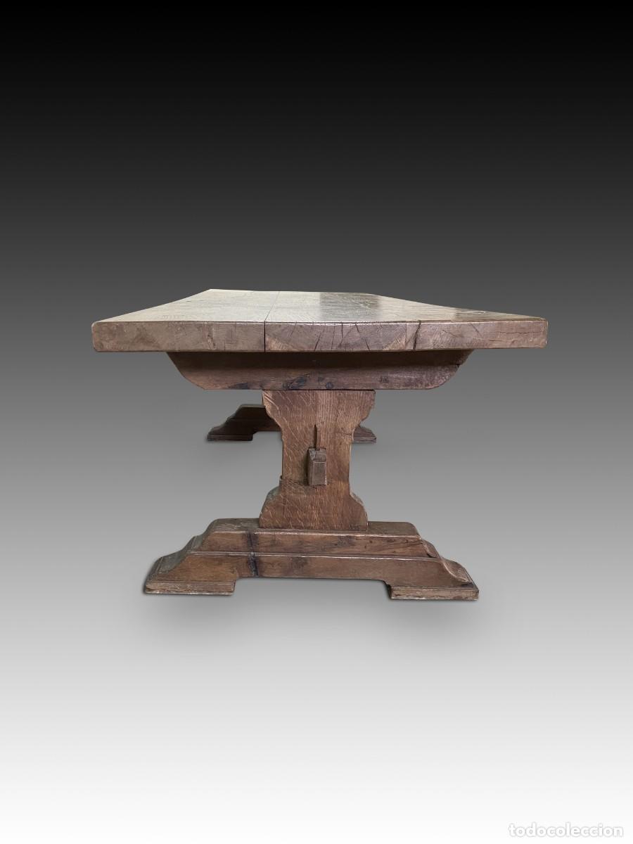 Antig&uuml;edades: Mesa de comedor de estilo r&uacute;stico. Madera de roble. - Foto 2