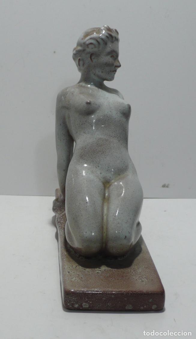 Antig&uuml;edades: MUJER EN CERAMICA ESMALTADA - Foto 2