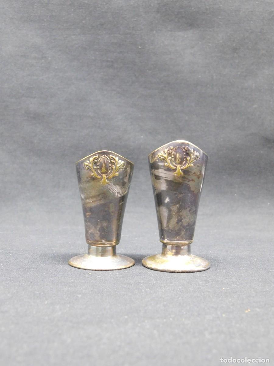 Antig&uuml;edades: PAREJA VASITOS METAL - Foto 2