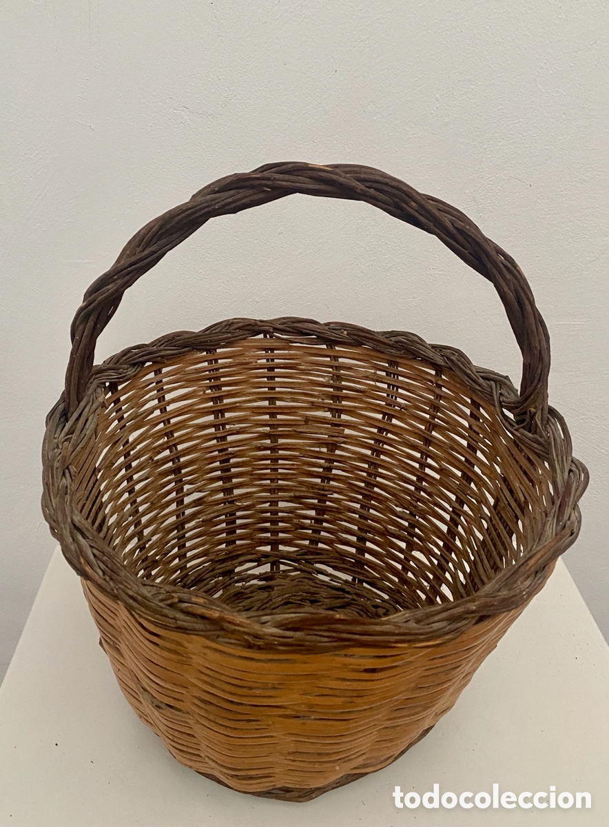 Antig&uuml;edades: Antigua cesta de fruta con asa central - Foto 3
