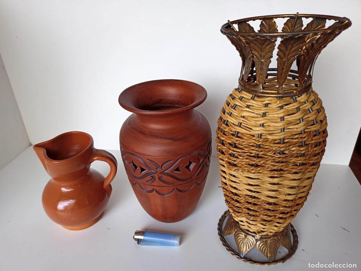 Antig&uuml;edades: Lote de tres jarras, jarrones decorativos - Foto 1
