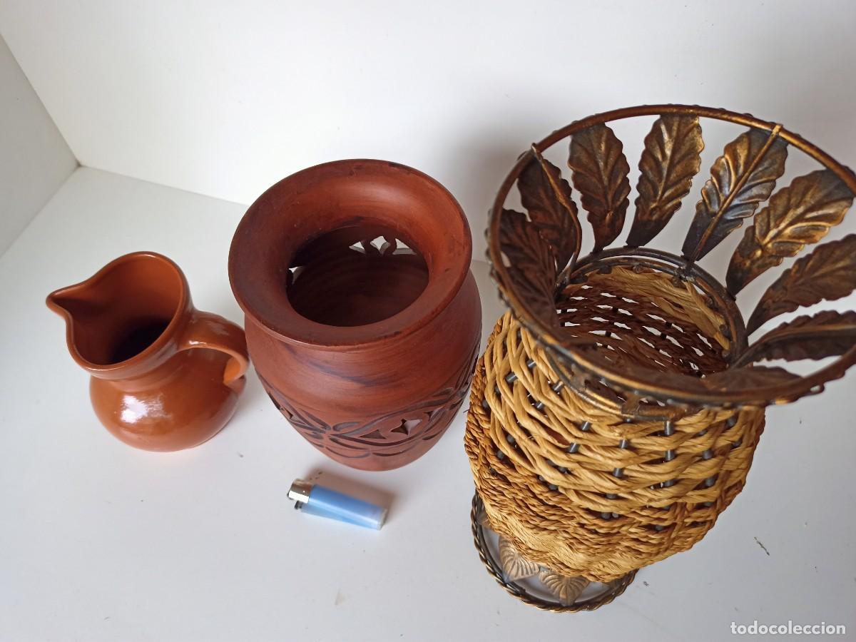Antig&uuml;edades: Lote de tres jarras, jarrones decorativos - Foto 2