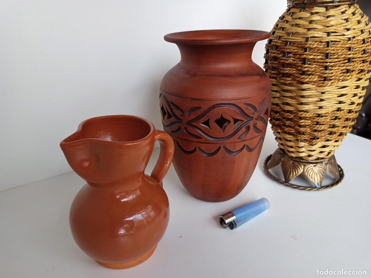 Antig&uuml;edades: Lote de tres jarras, jarrones decorativos - Foto 3
