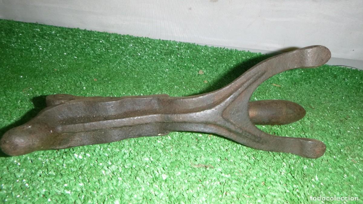 Antig&uuml;edades: CASCANUECES PARTEPI&Ntilde;ONES DE FUNDICION - Foto 3