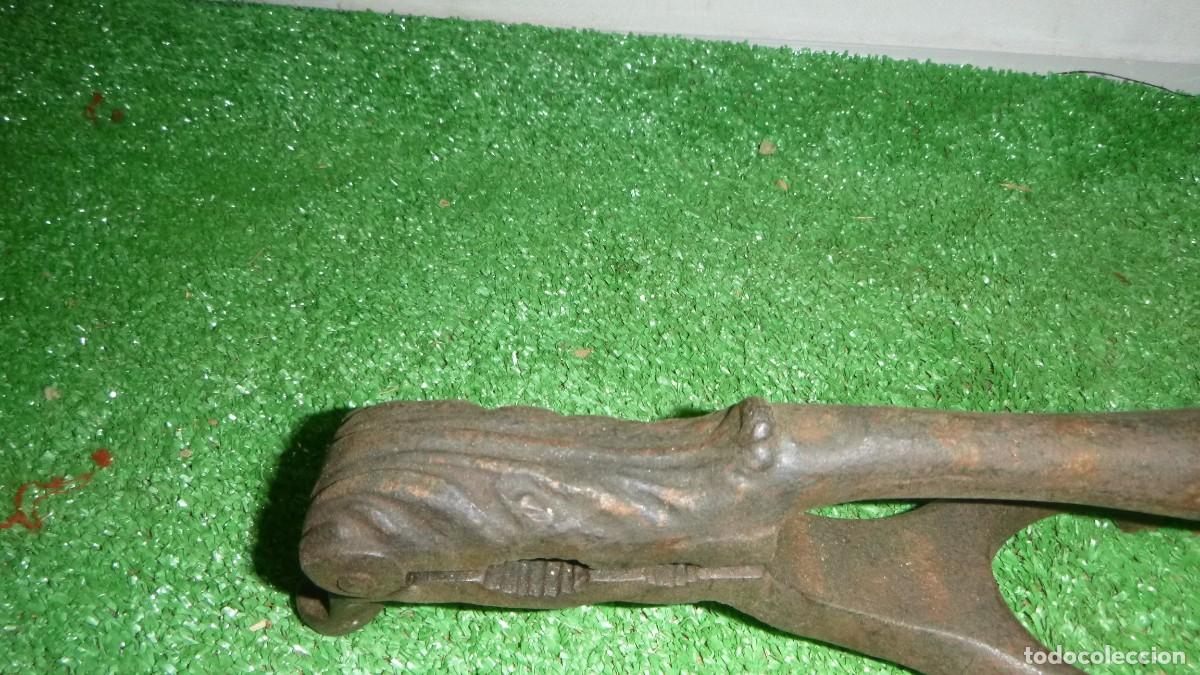 Antig&uuml;edades: CASCANUECES PARTEPI&Ntilde;ONES DE FUNDICION - Foto 4