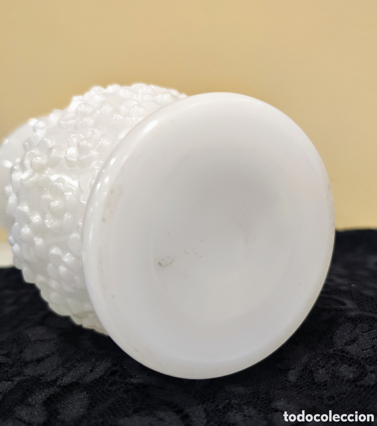Antig&uuml;edades: Florero opalina blanca. Florero siglo XIX. - Foto 6