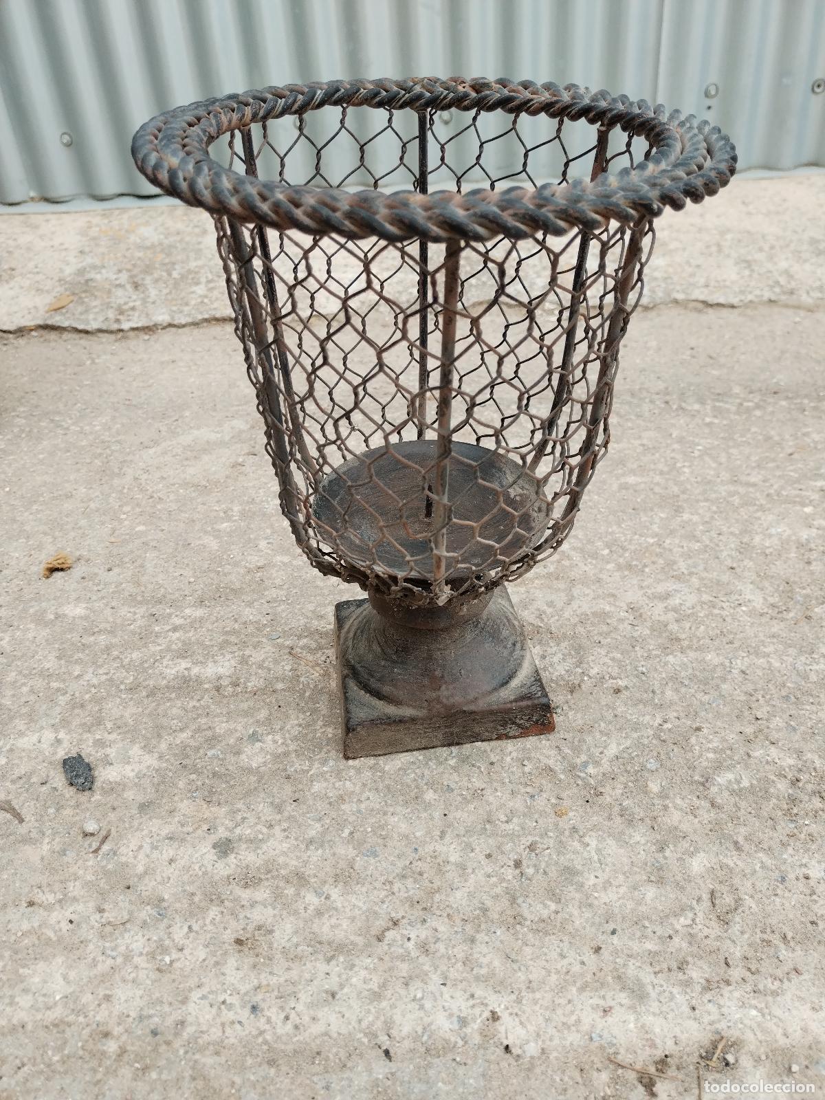 Antig&uuml;edades: copa jardin de hierro - Foto 1