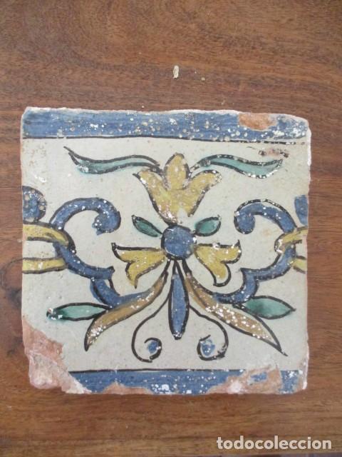 Antig&uuml;edades: Azulejo policromo siglo XVI - Foto 1