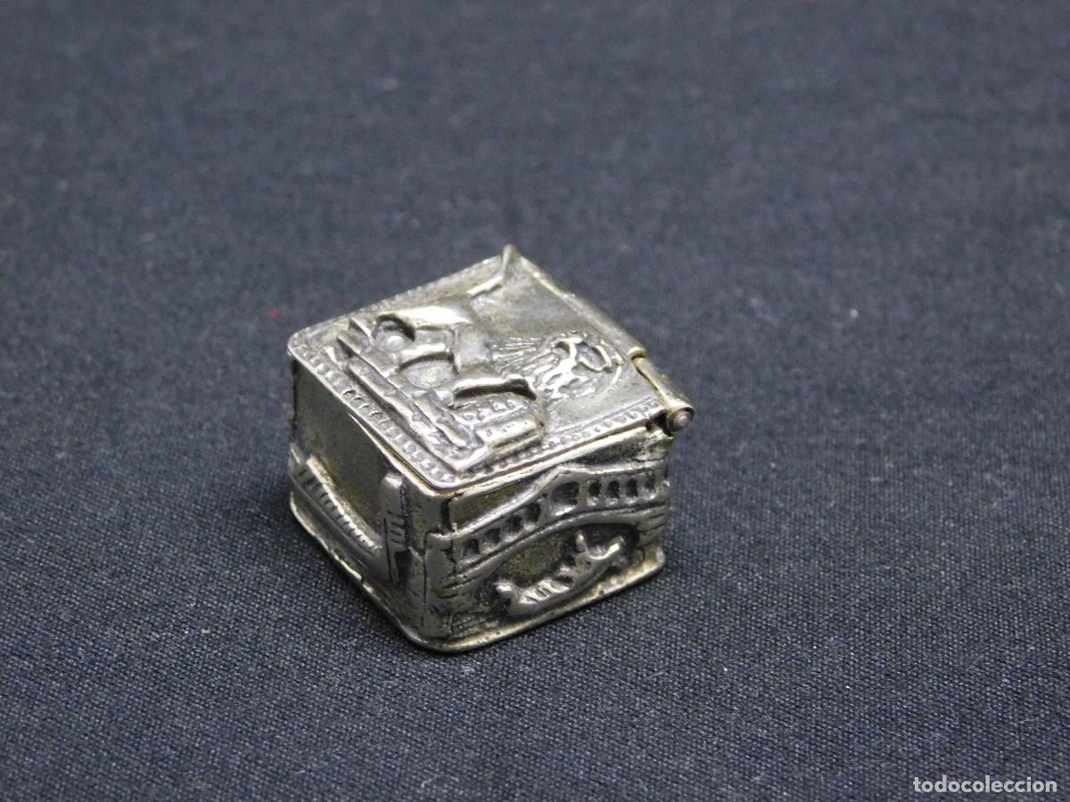 Antig&uuml;edades: PEQUE&Ntilde;A CAJA DE PLATA - Foto 1