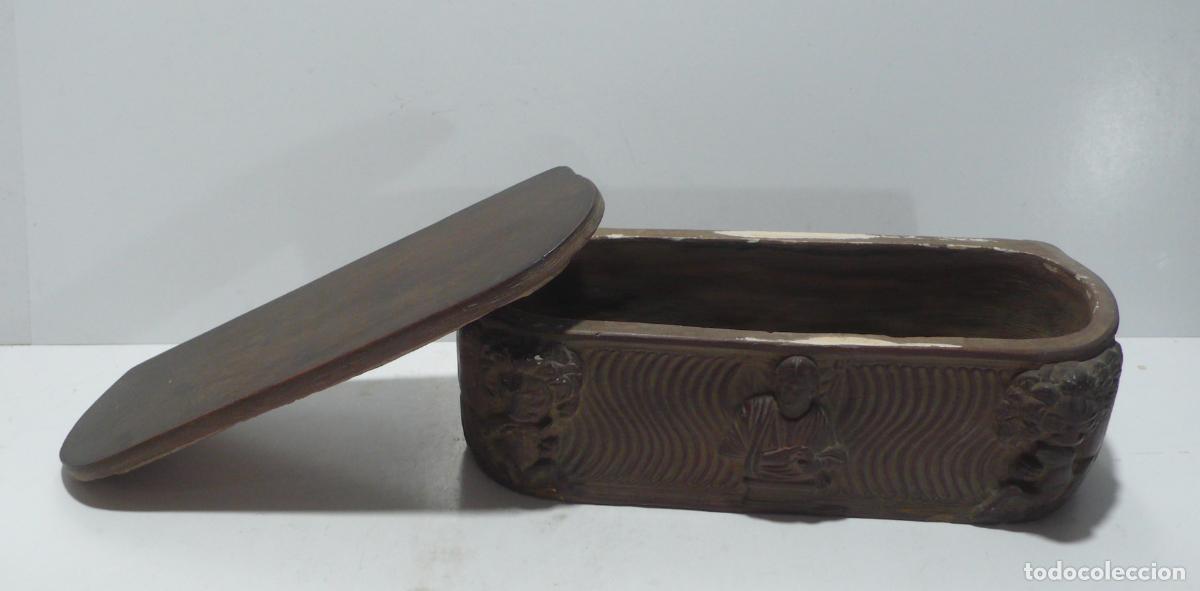 Antig&uuml;edades: CAJA DE CERAMICA CON RELIEVE - Foto 2