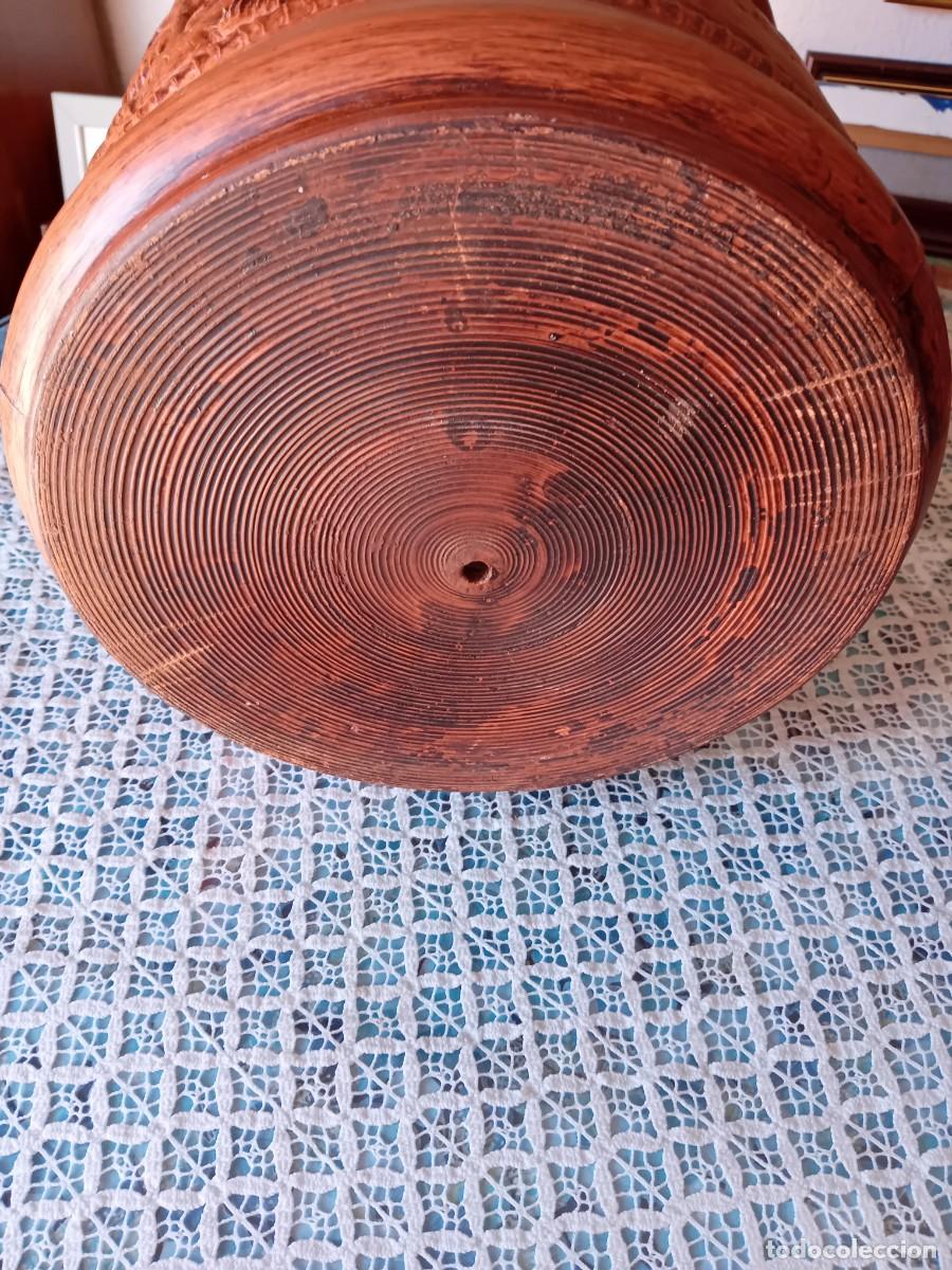 Antig&uuml;edades: Macetero de terracota con poblado chino en relieve - Foto 4