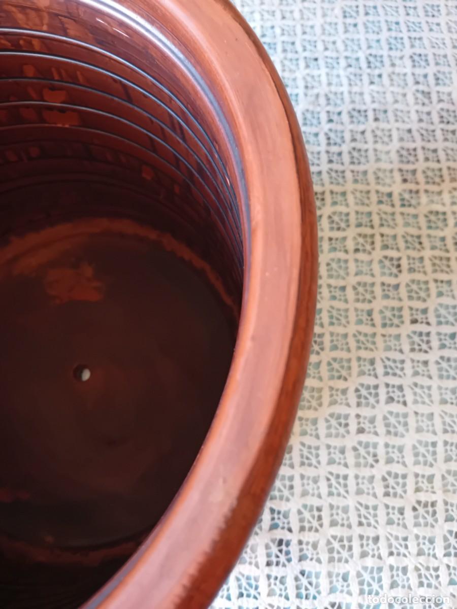 Antig&uuml;edades: Macetero de terracota con poblado chino en relieve - Foto 5