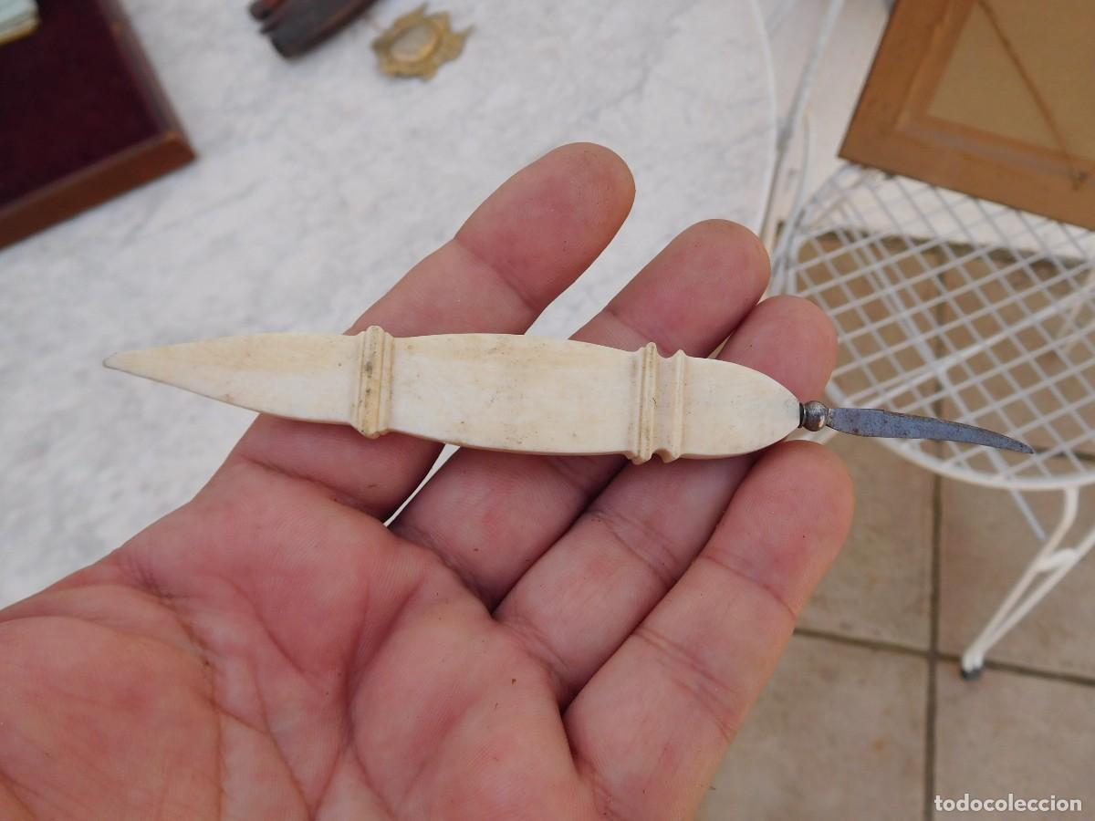 Antig&uuml;edades: Utensilio antiguo con mango de marfil - Foto 1