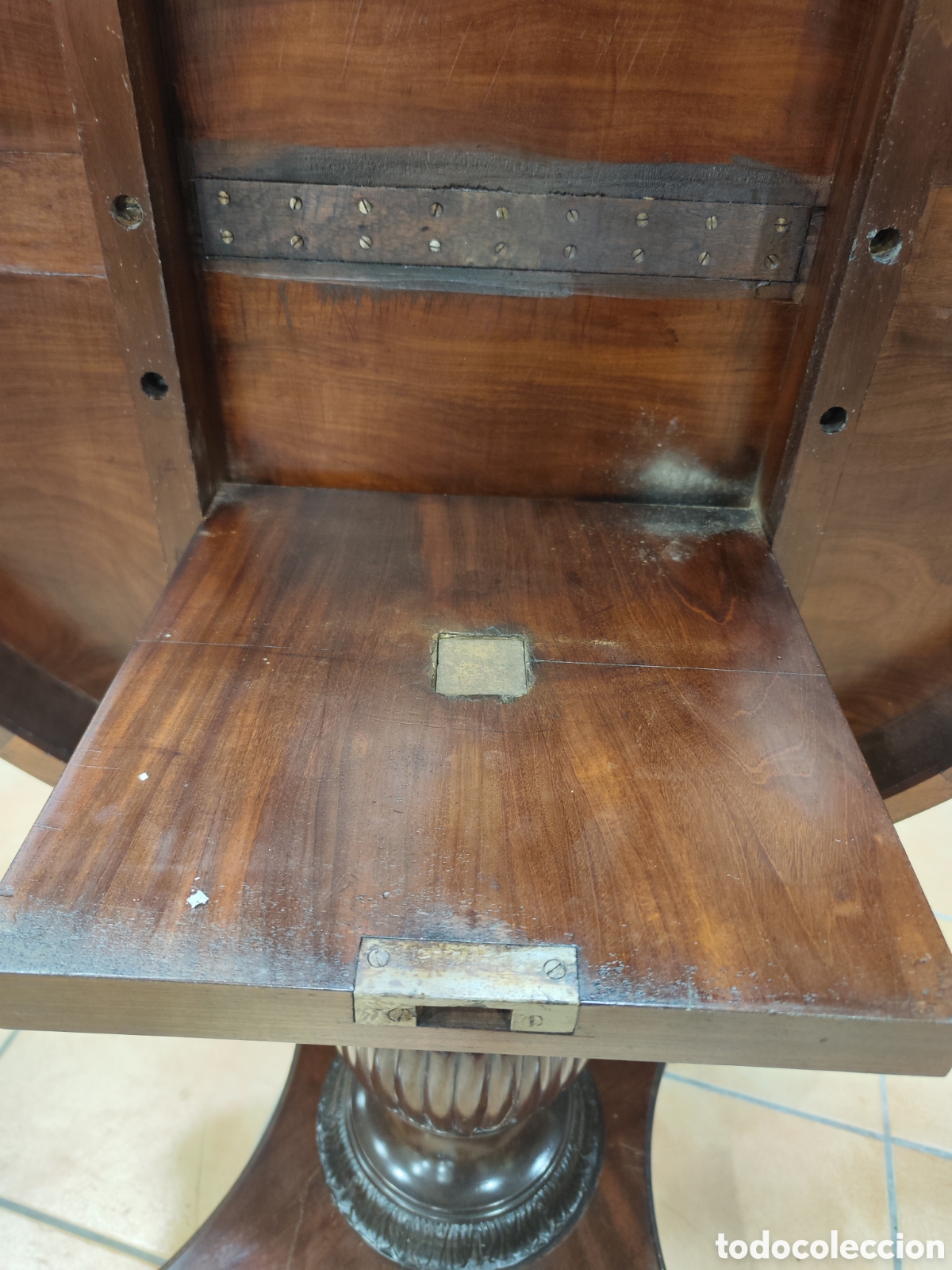Antig&uuml;edades: Mesa antigua abatible en madera de caoba. - Foto 9