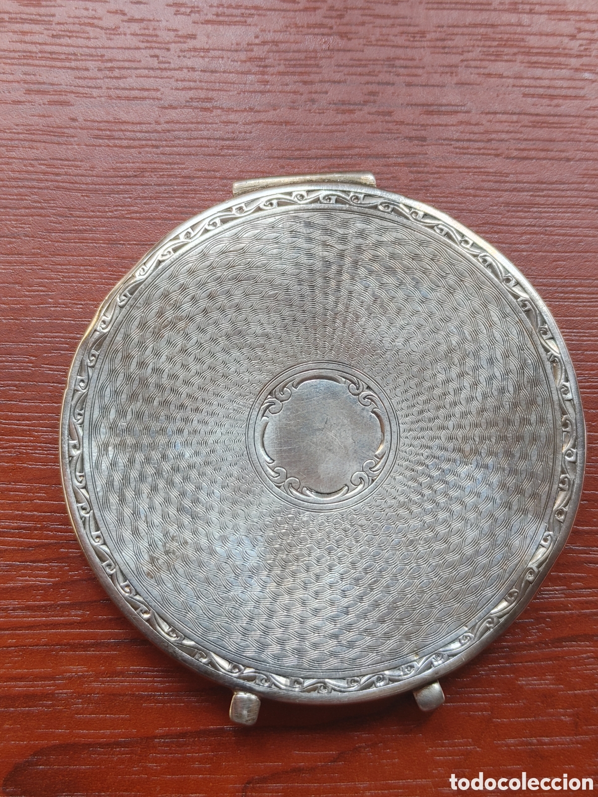 Antig&uuml;edades: Polvera en plata punzonada. - Foto 1