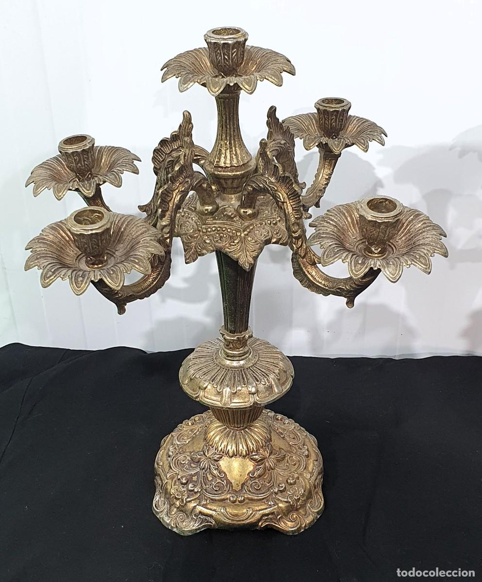 Antig&uuml;edades: Pareja de candelabros en bronce - Foto 3