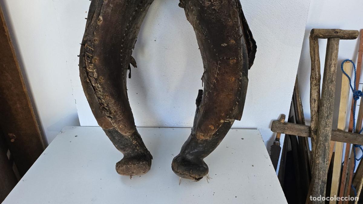 Antig&uuml;edades: yudo de mula en cuero y piel - Foto 4