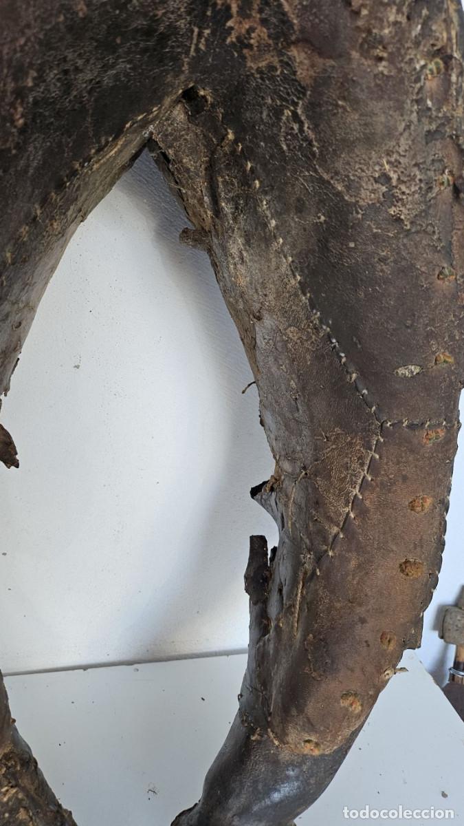 Antig&uuml;edades: yudo de mula en cuero y piel - Foto 6