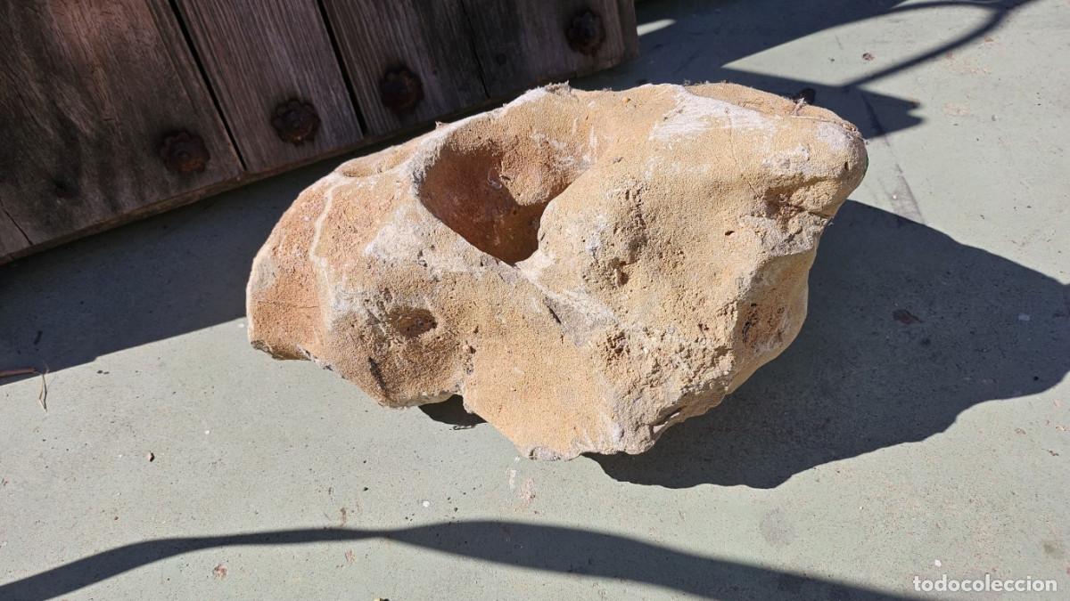 Antig&uuml;edades: piedra pulida con un hueco - Foto 1